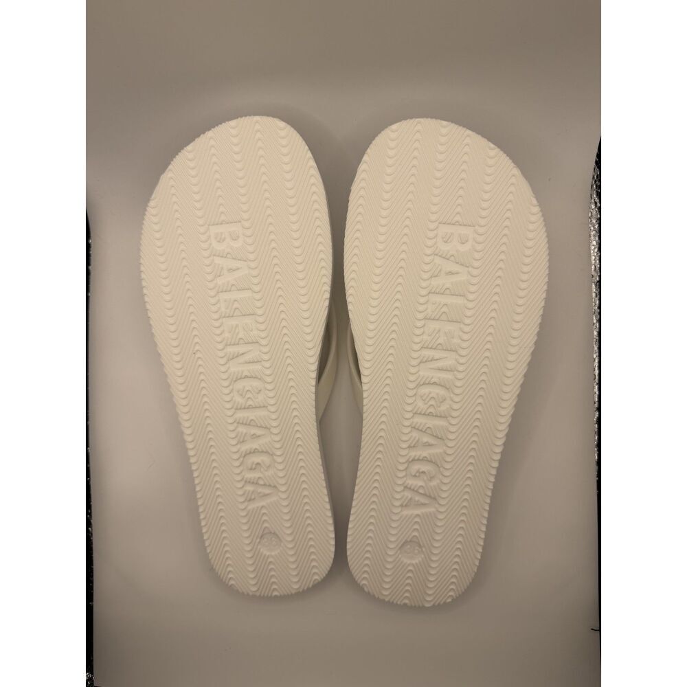 Balenciaga Rubber Logo Flip Flops White - Picture 3 of 3